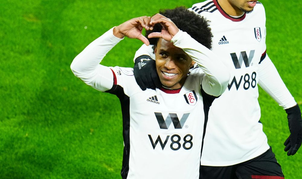 Willian celebrates his goal against Chelsea