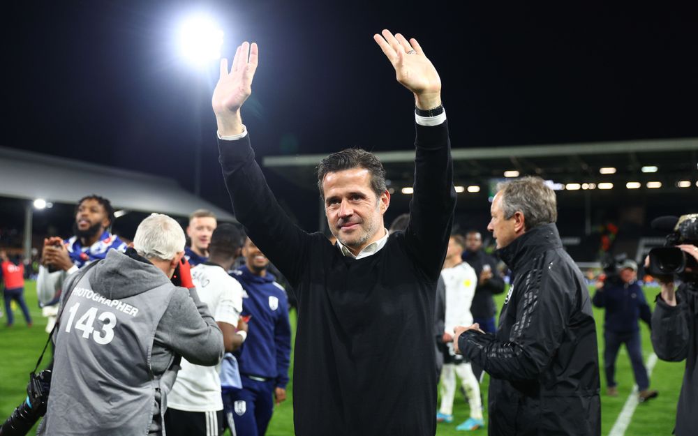 Marco Silva acknowledges the Fulham fans Marco Silva acknowledges the Fulham fans