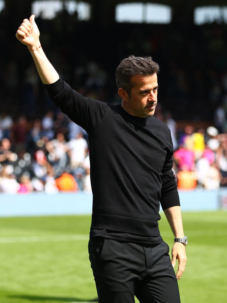 Marco Silva gives a thumbs up to the crowd
