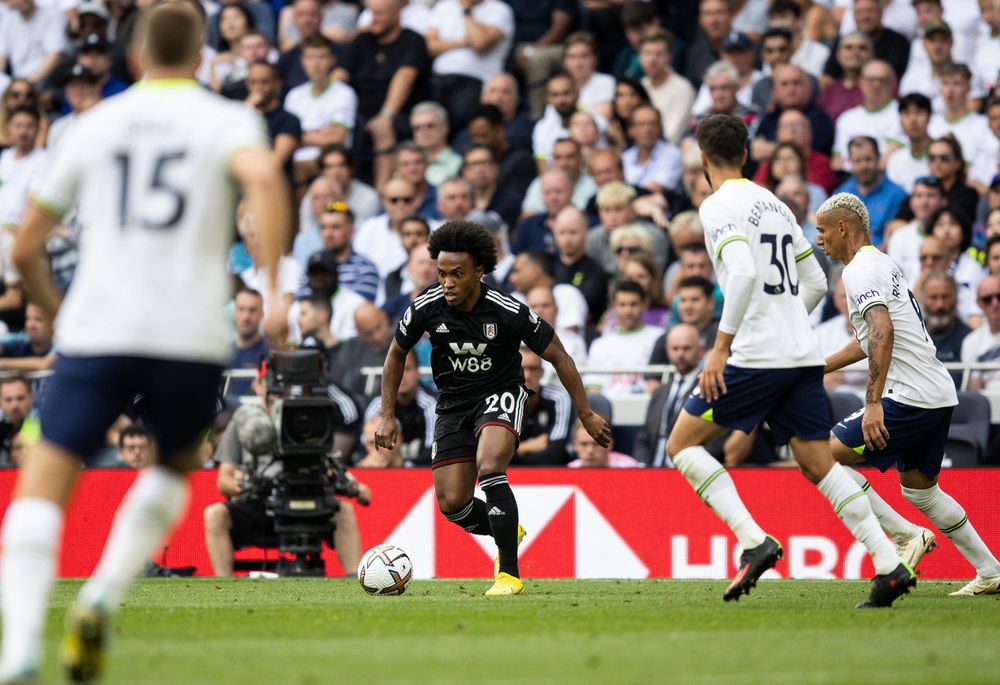 Willian in action against Spurs Willian in action against Spurs