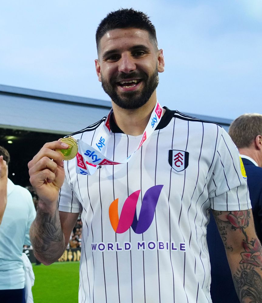 Aleksandar Mitrović with his title-winner's medal Aleksandar Mitrović with his title-winner's medal