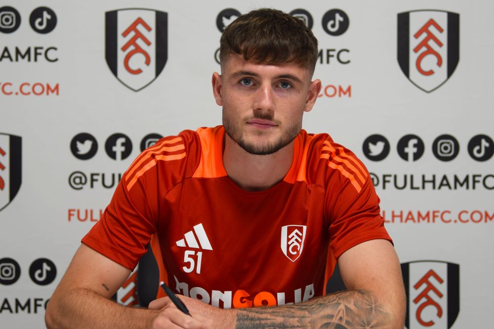 Olly Sanderson signs his new Fulham contract at Motspur Park Olly Sanderson signs his new Fulham contract at Motspur Park