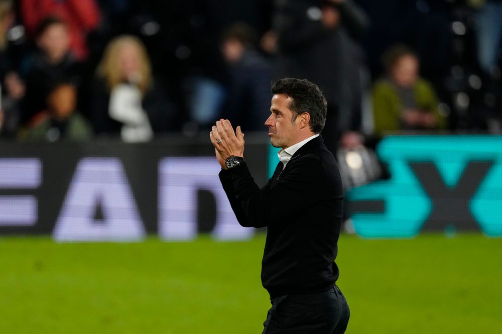 Marco Silva applauds the Fulham fans Marco Silva applauds the Fulham fans