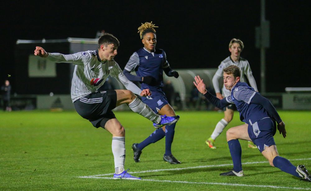 Kieron Bowie fires Fulham ahead Kieron Bowie fires Fulham ahead