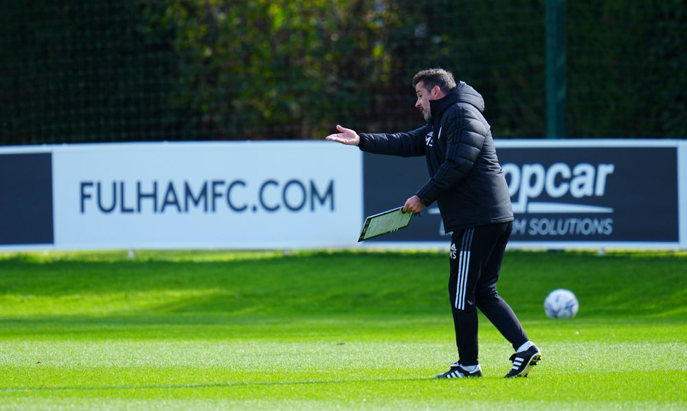 Marco Silva takes charge of training Marco Silva takes charge of training