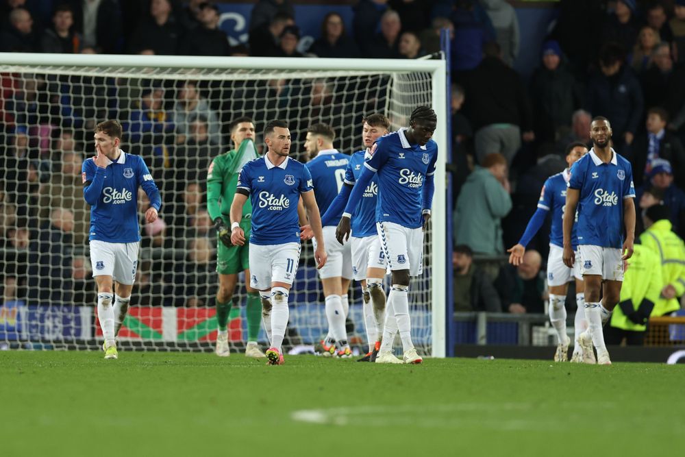 Everton's players after conceding a late goal against Luton Everton's players after conceding a late goal against Luton