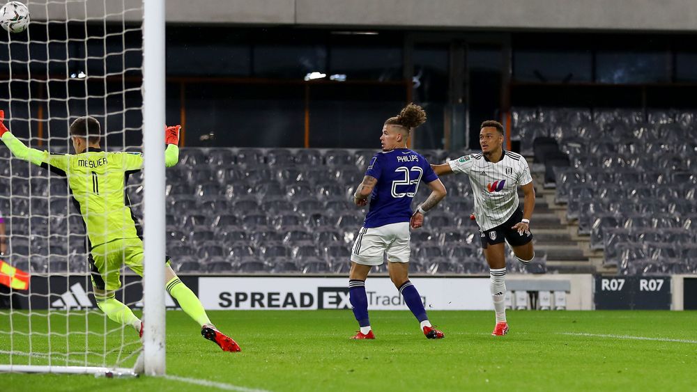 Rodrigo Muniz gets in a header on goal Rodrigo Muniz gets in a header on goal