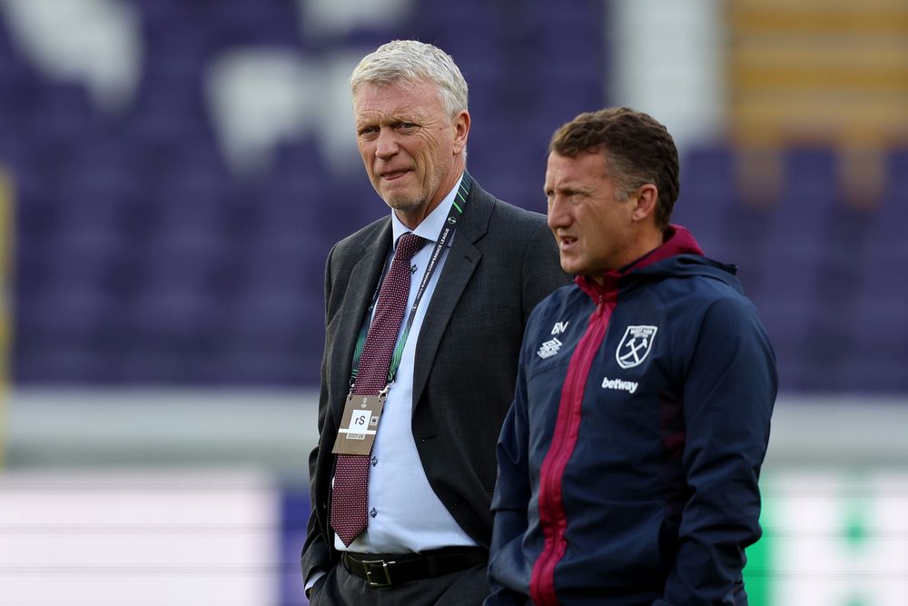 Marco Silva with Billy McKinlay on the touchline against Anderlecht