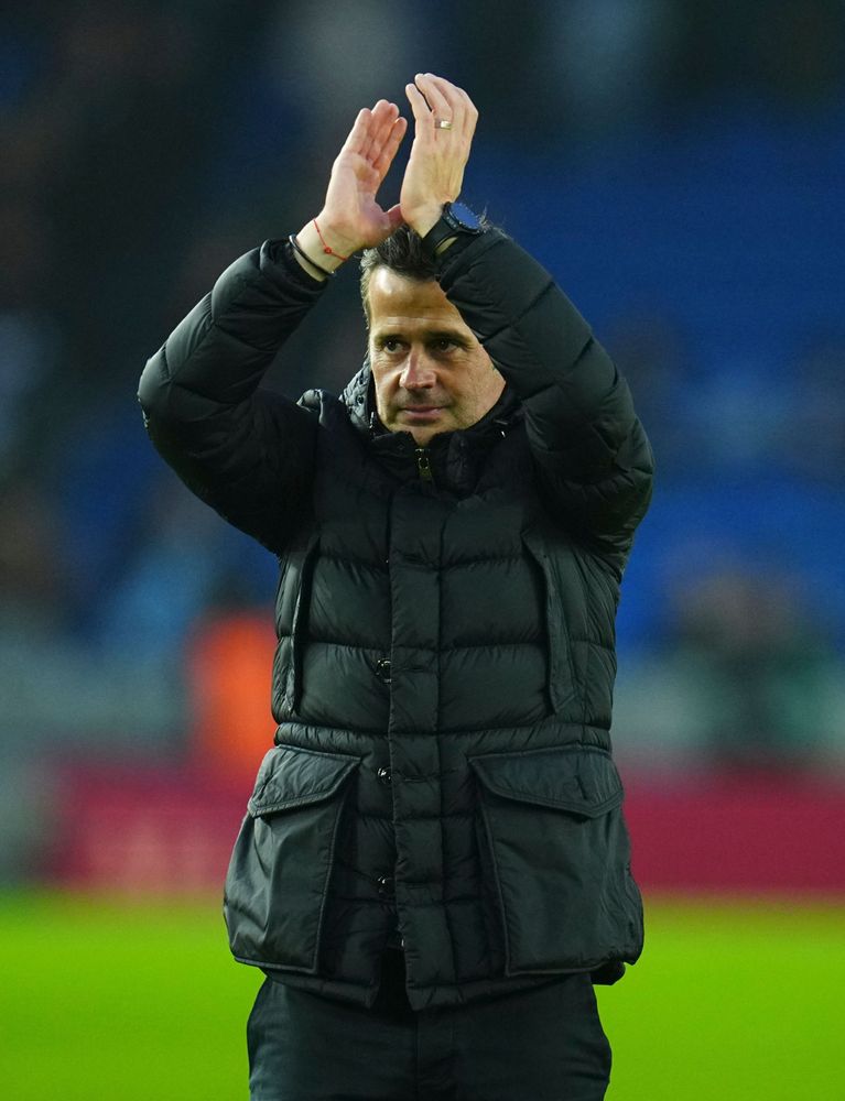 Marco Silva applauds the away fans