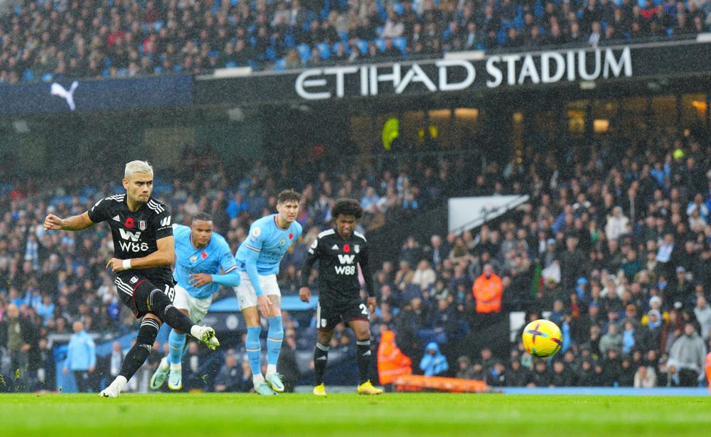 Andreas smashes his penalty home Andreas smashes his penalty home