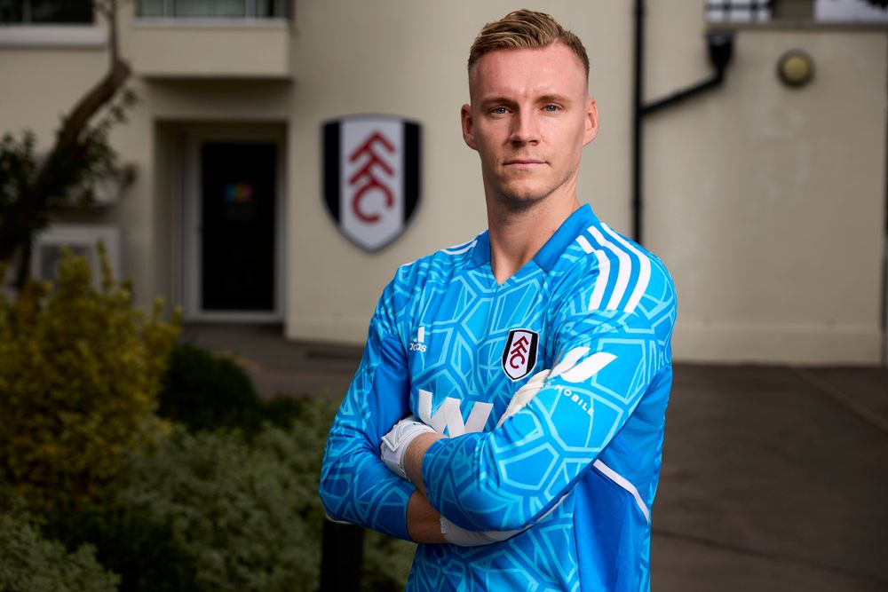 Bernd Leno poses for photos at Motspur Park