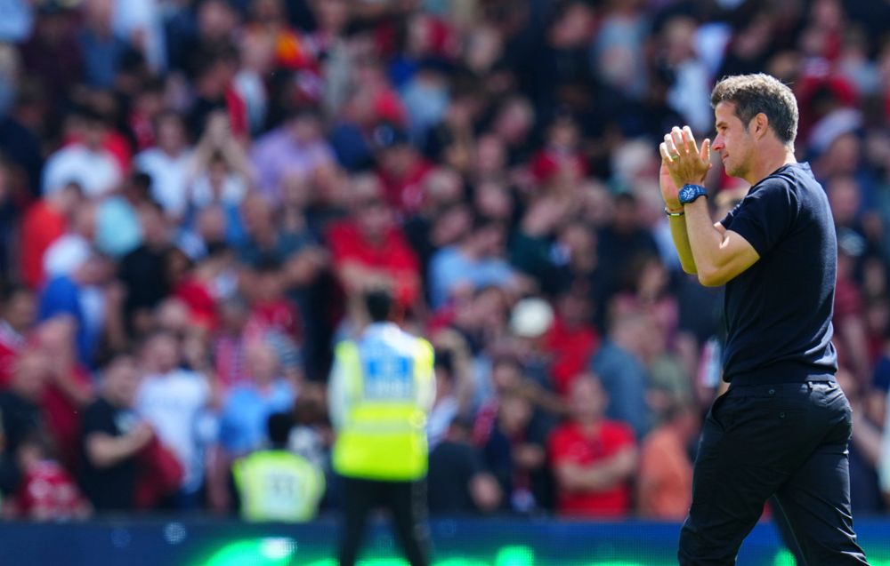 Marco Silva applauds the Fulham fans