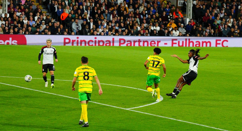 Alex Iwobi scores Fulham's second goal Alex Iwobi scores Fulham's second goal