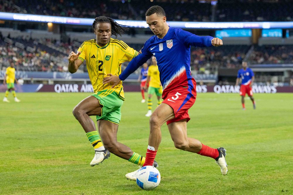 Antonee Robinson on the ball for the United States Antonee Robinson on the ball for the United States