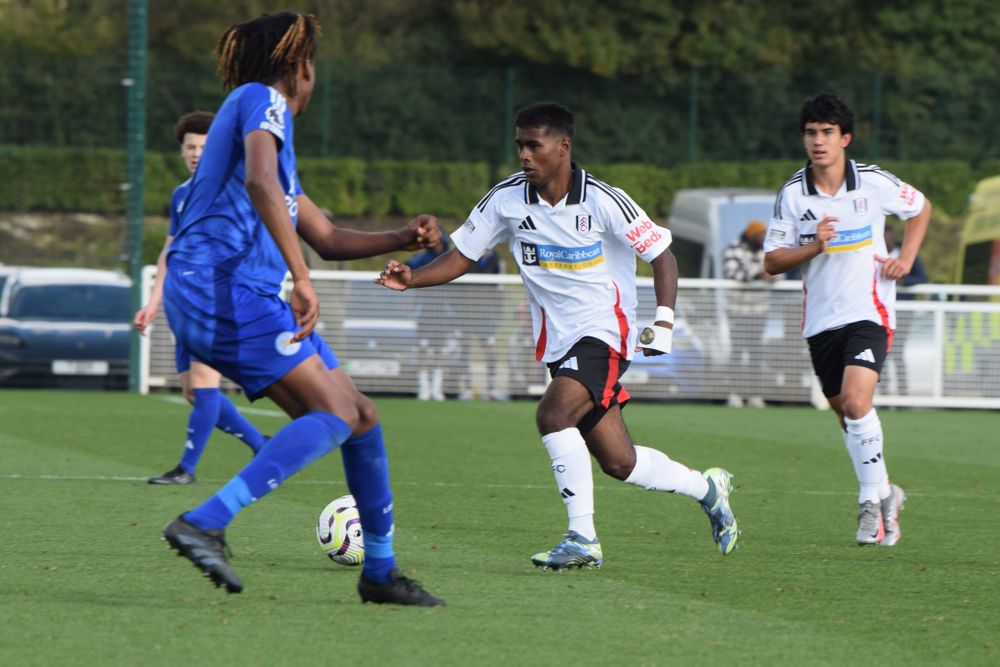 Farhaan Ali Wahid on the ball for Fulham U18s against Leicester Farhaan Ali Wahid on the ball for Fulham U18s against Leicester