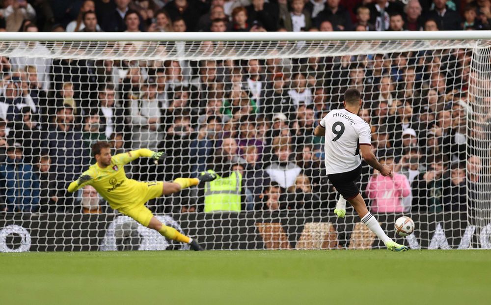 Aleksandar Mitrović coolly dispatches his penalty