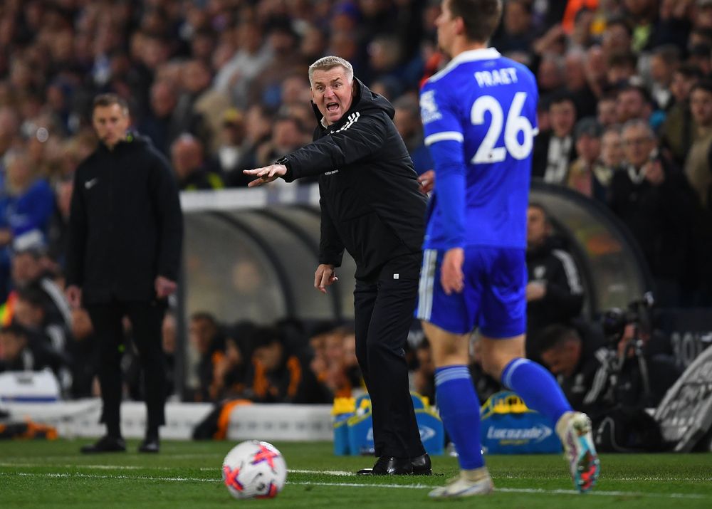 Leicester manager Dean Smith
