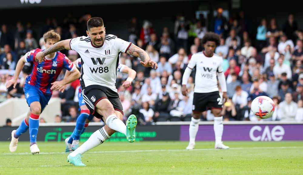 Aleksandar Mitrović scores a penalty against Crystal Palace