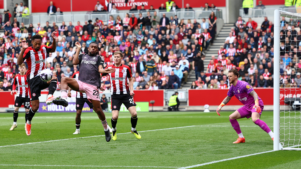 Alex Iwobi in first-half action against Brentford Alex Iwobi in first-half action against Brentford