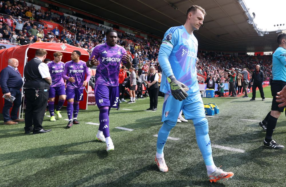 Bernd Leno leads the team out Bernd Leno leads the team out