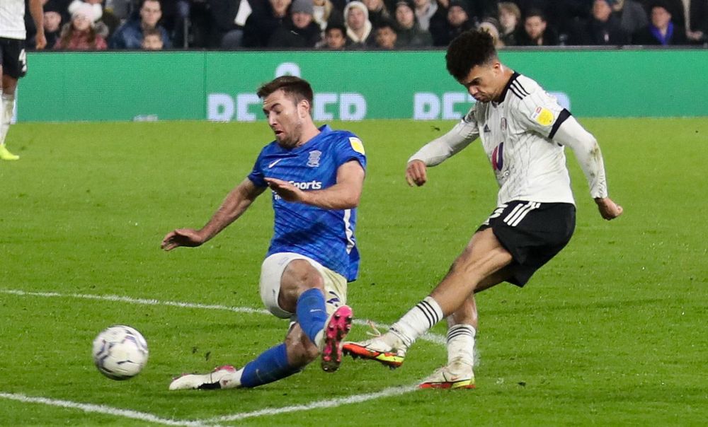 Antonee Robinson smashes home number six