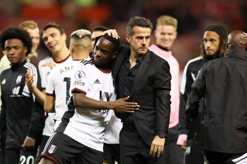 Marco Silva embraces Neeskens Kebano Marco Silva embraces Neeskens Kebano