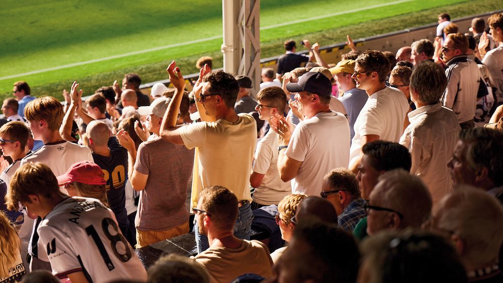 Fulham-Fans-Johnny-Haynes.jpg Fans cheering on in the Johnny Haynes Stand