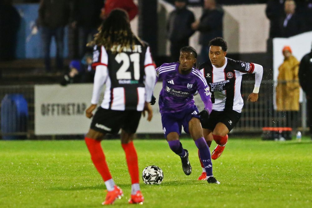Lemar Gordon in action for Fulham U21s against Maidenhead United