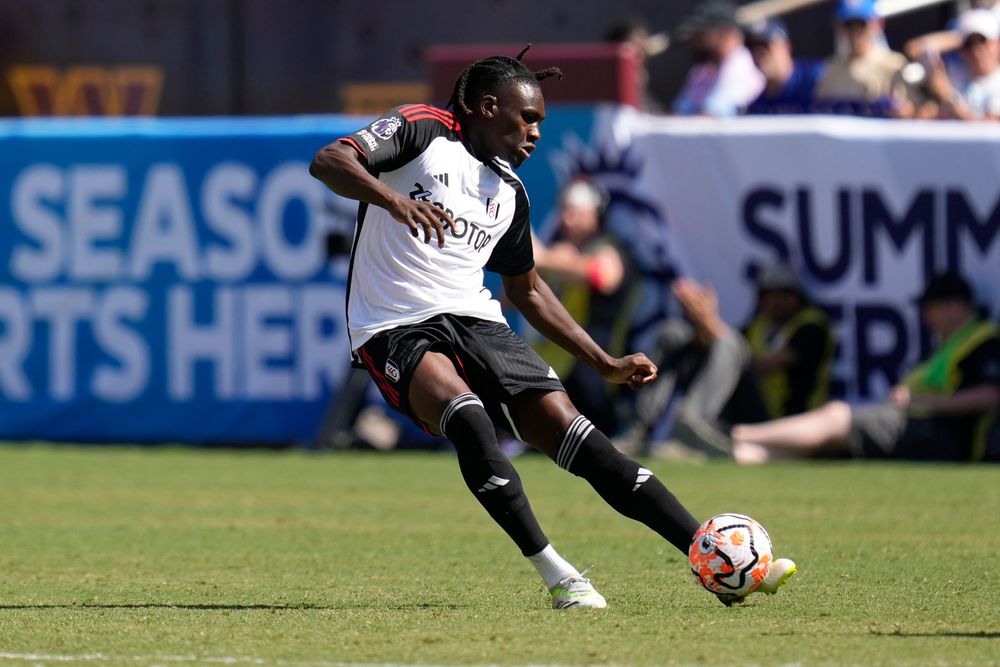 Calvin Bassey plays a pass.jpg Calvin Bassey plays a pass