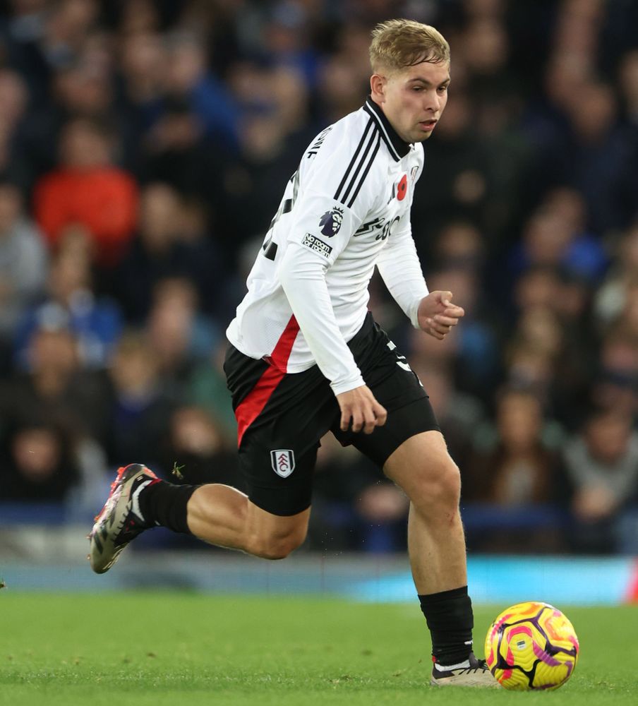 Emile Smith Rowe on the ball against Everton Emile Smith Rowe on the ball against Everton