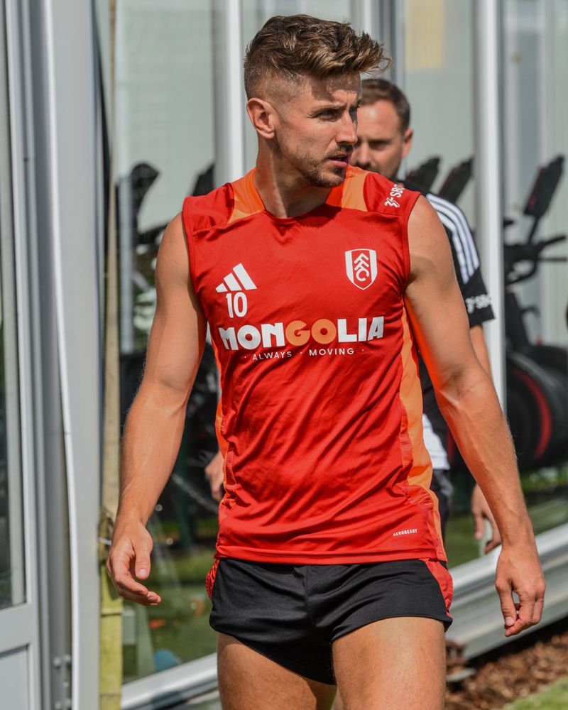 Tom Cairney arrives for training