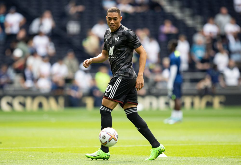 Carlos Vinicius warms up ahead of the Spurs game Carlos Vinicius warms up ahead of the Spurs game