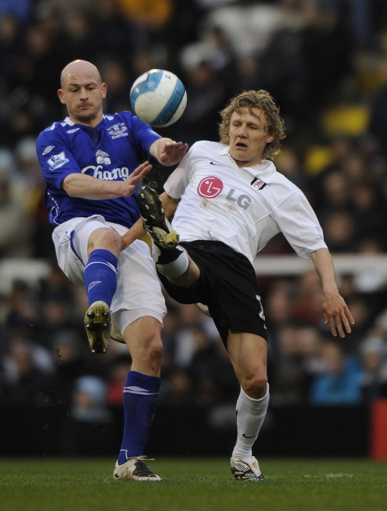 Lee Carsley challenges Jimmy Bullard Lee Carsley challenges Jimmy Bullard