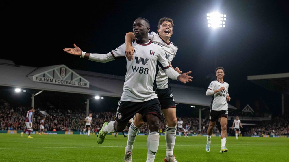 Fulham Football Club on X: Dripping. 💧 So freshhhhh, @Neeskens_Kebano.  🇨🇩 #FridayFeeling  / X