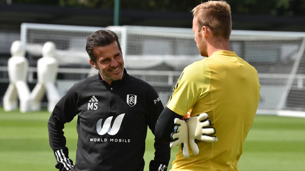 Marco Silva chats to Marek Rodák