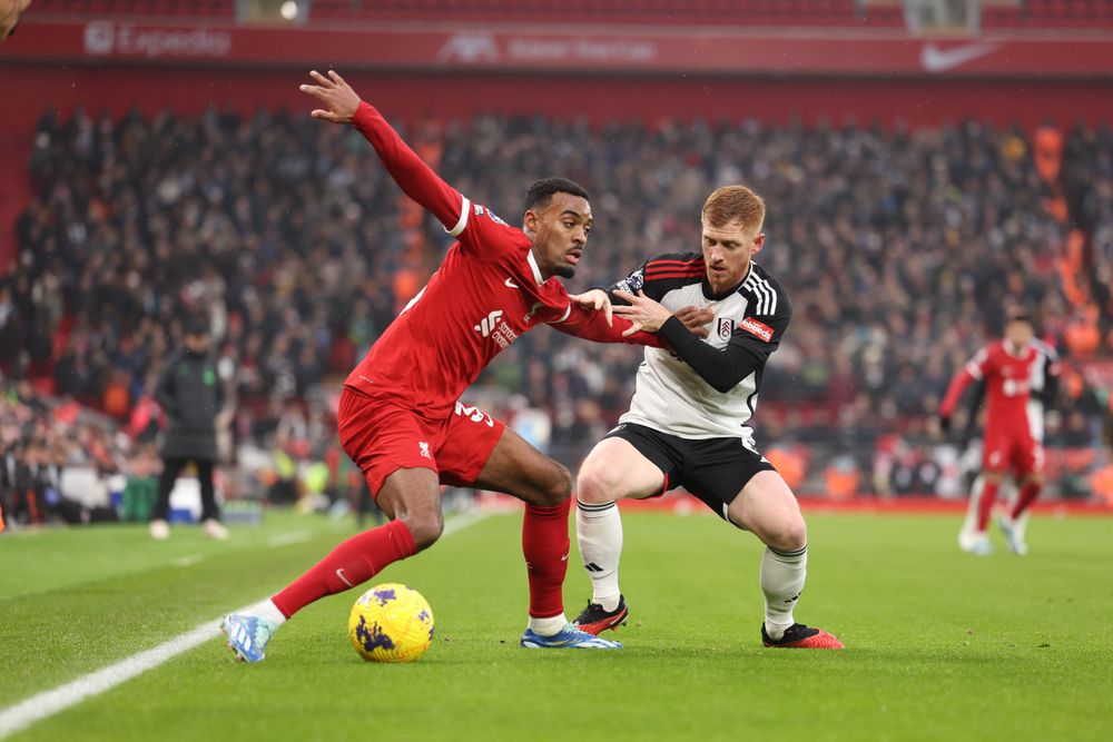 Liverpool empata com Fulham na estreia do Campeonato Inglês - Folha PE