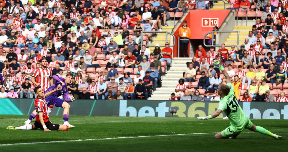 Emile Smith Rowe equalises Emile Smith Rowe equalises