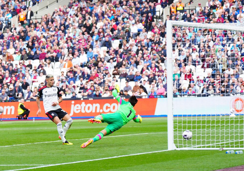Andreas Pereira scores his, and Fulham's, second goal Andreas Pereira scores his, and Fulham's, second goal