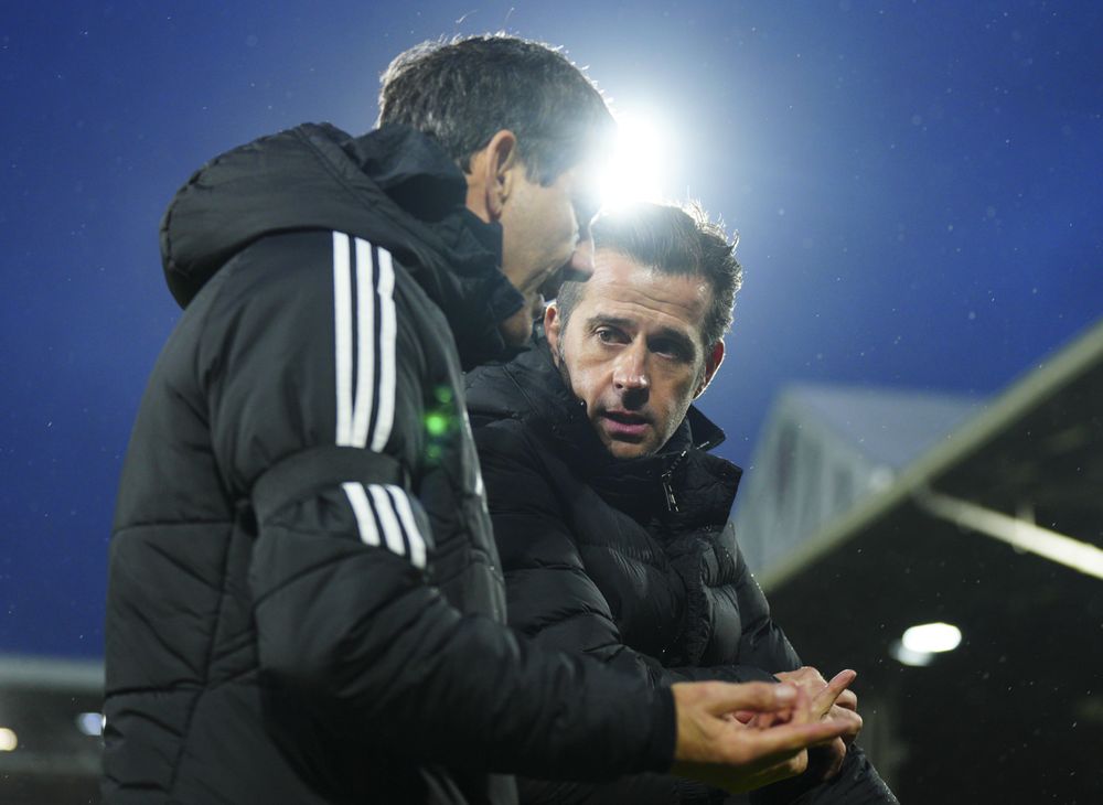 Marco Silva chats with Antonios Lemonakis