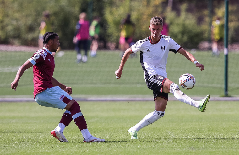 Šekularac brings the ball down