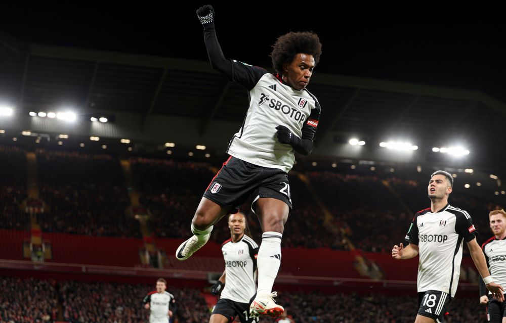 Willian fires us in front! Willian fires us in front!
