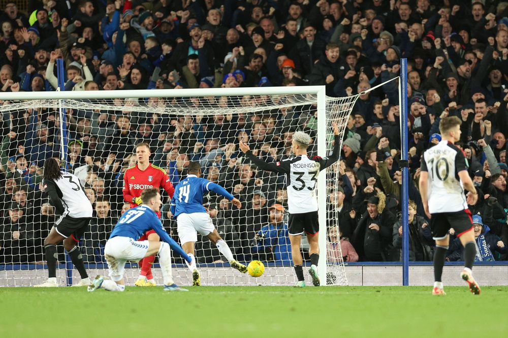 Beto equalises for Everton Beto equalises for Everton