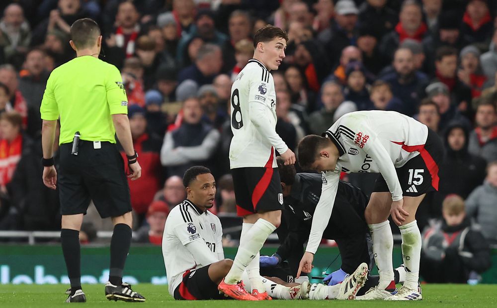 Kenny Tete is injured at Anfield