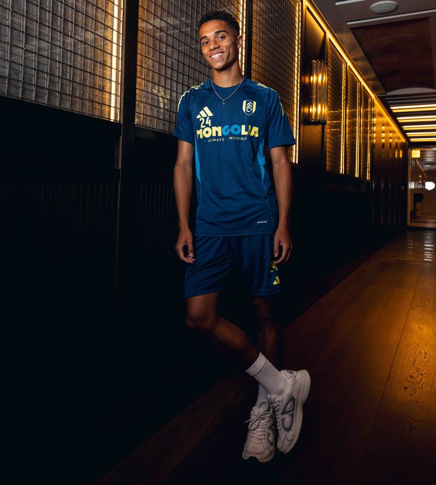 Josh King poses after signing his new contract