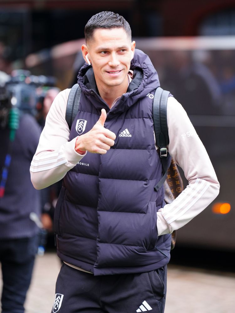Sasa Lukic arrives at Craven Cottage Sasa Lukic arrives at Craven Cottage