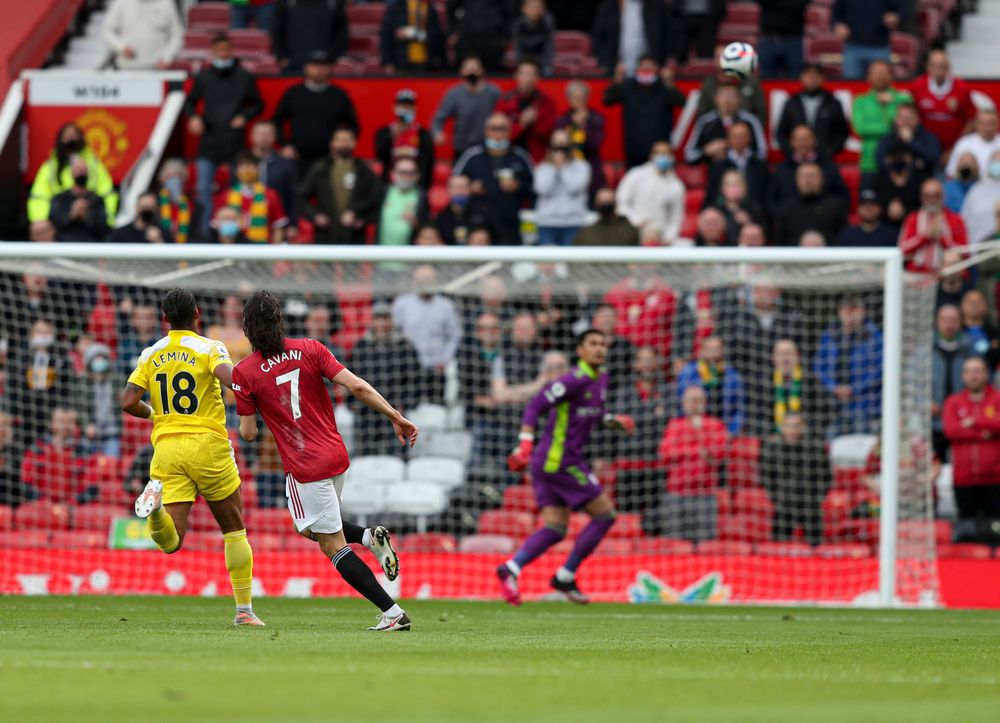 Edinson Cavani finishes with class for United's opener. Edinson Cavani finishes with class for United's opener.