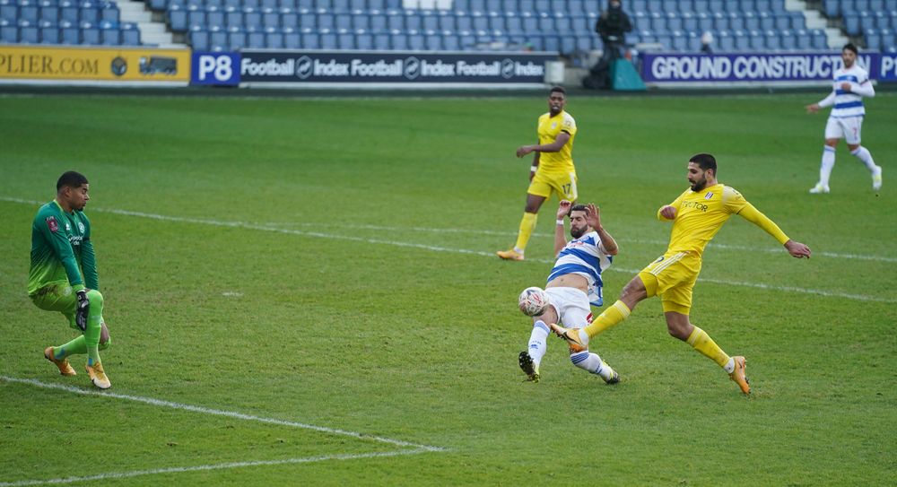 Mitro goes for goal. Mitro goes for goal.