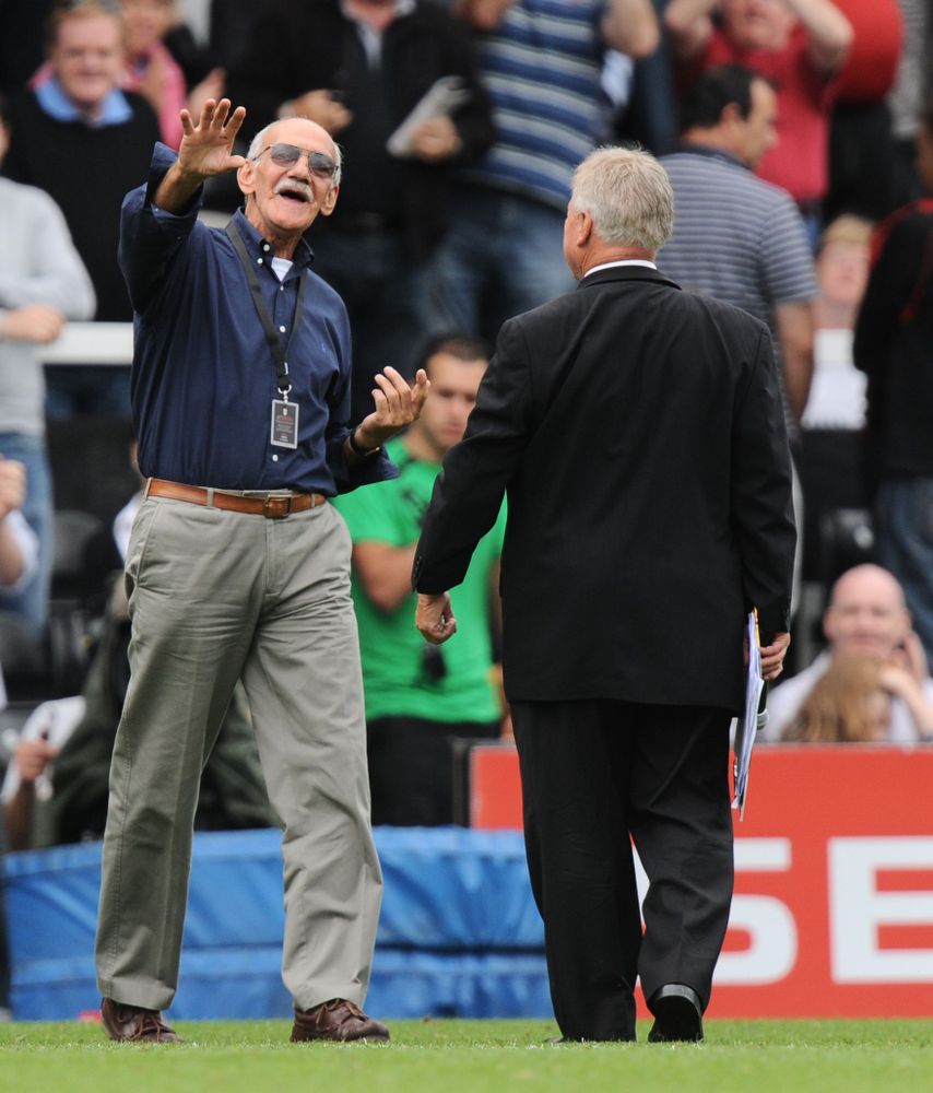 Tony Macedo on the pitch at Craven Cottage