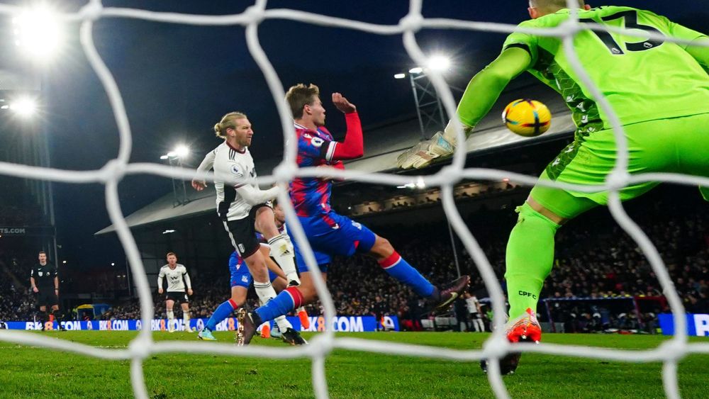 Tim Ream crashes in a volley