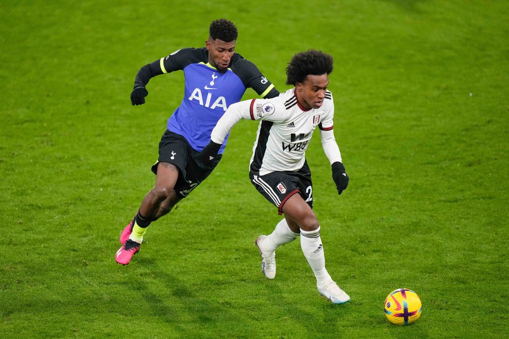 Willian in action against Spurs